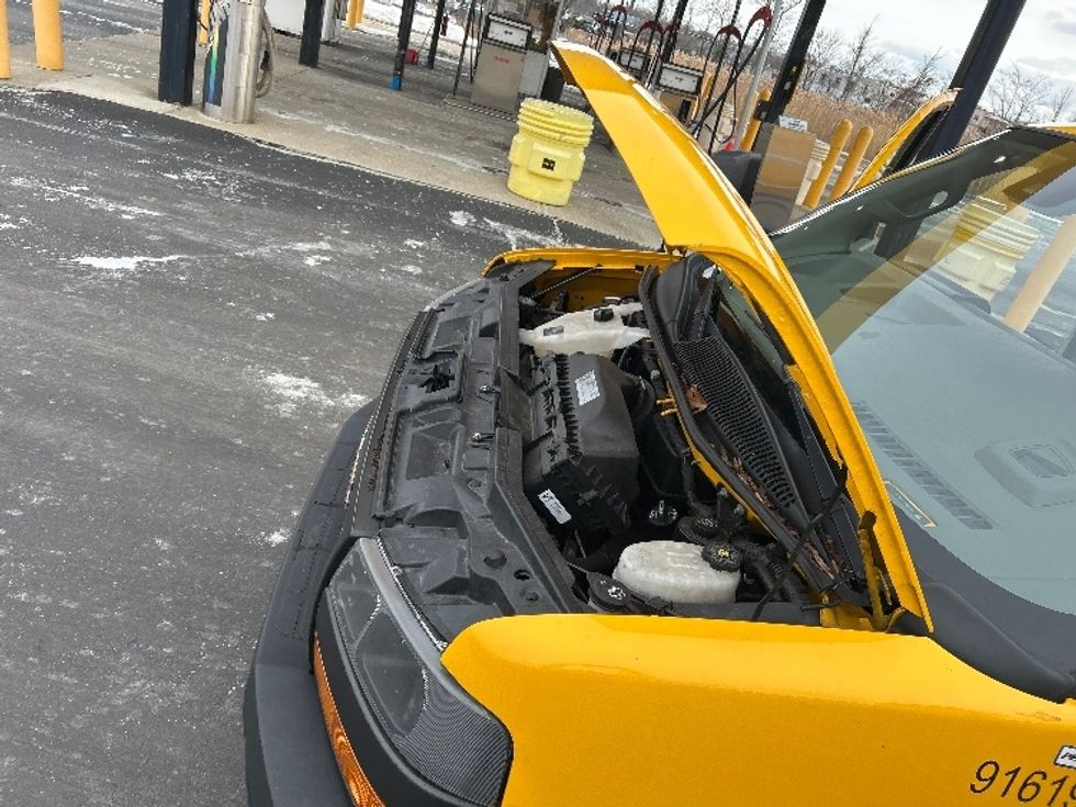 Light Duty Box Truck-Light and Medium Duty Trucks-GMC-2021-Savana G33903-Chicopee-MA-90,905\n\t\tmiles-$ 26,000 - Image 22