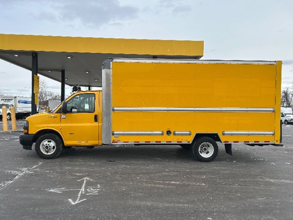 Light Duty Box Truck-Light and Medium Duty Trucks-GMC-2021-Savana G33903-Chicopee-MA-90,905\n\t\tmiles-$ 26,000 - Image 4