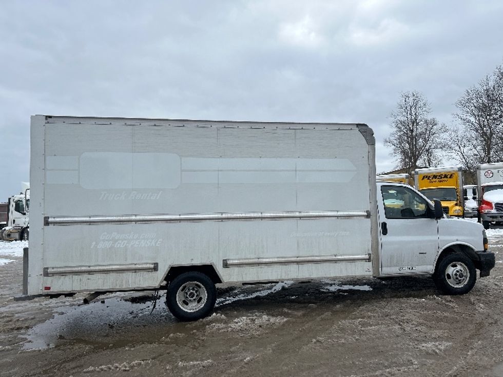 Light Duty Box Truck-Light and Medium Duty Trucks-GMC-2021-Savana G33903-Chicopee-MA-92,966\n\t\tmiles-$ 28,500 - Image 15