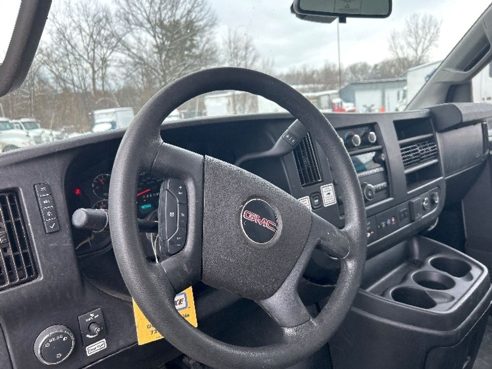Light Duty Box Truck-Light and Medium Duty Trucks-GMC-2021-Savana G33903-Chicopee-MA-92,966\n\t\tmiles-$ 28,500 - Image 17