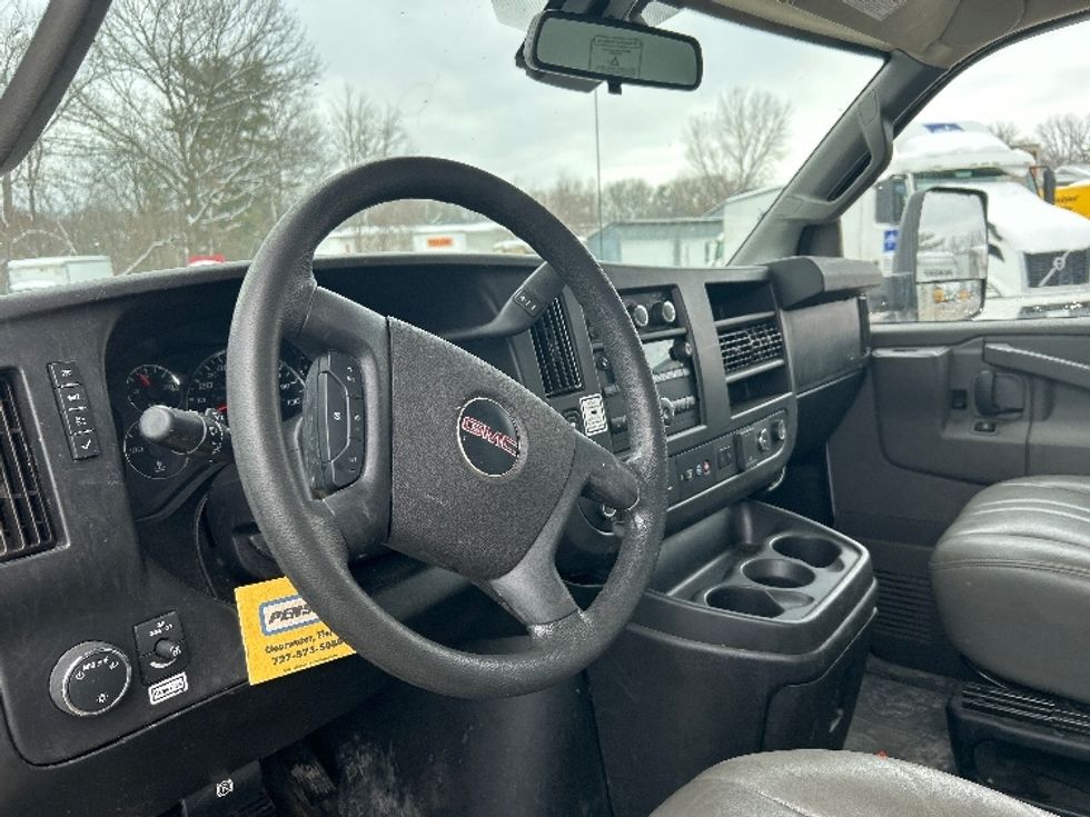 Light Duty Box Truck-Light and Medium Duty Trucks-GMC-2021-Savana G33903-Chicopee-MA-92,966\n\t\tmiles-$ 28,500 - Image 18