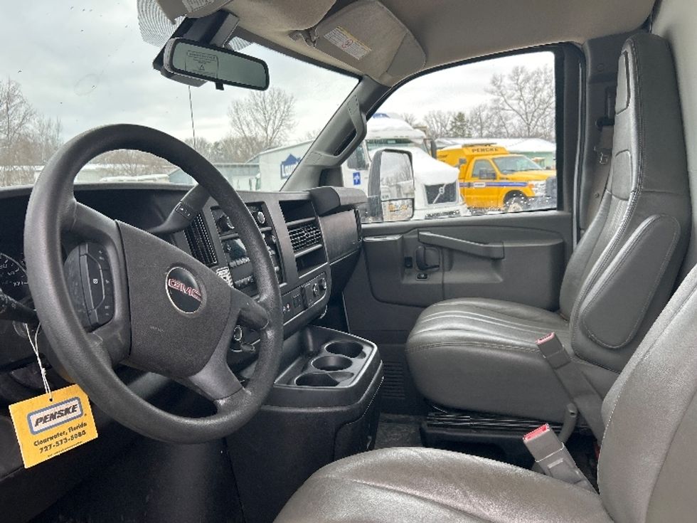 Light Duty Box Truck-Light and Medium Duty Trucks-GMC-2021-Savana G33903-Chicopee-MA-92,966\n\t\tmiles-$ 28,500 - Image 19