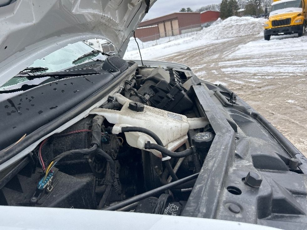 Light Duty Box Truck-Light and Medium Duty Trucks-GMC-2021-Savana G33903-Chicopee-MA-92,966\n\t\tmiles-$ 28,500 - Image 23