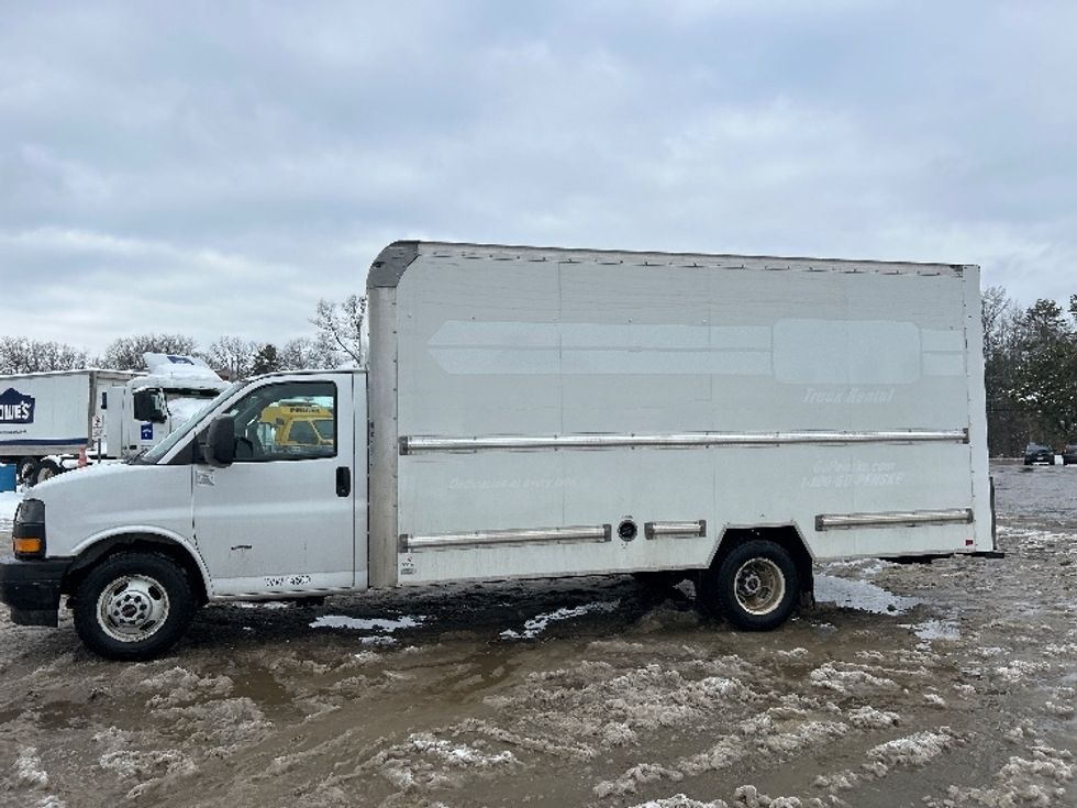 Light Duty Box Truck-Light and Medium Duty Trucks-GMC-2021-Savana G33903-Chicopee-MA-92,966\n\t\tmiles-$ 28,500 - Image 4