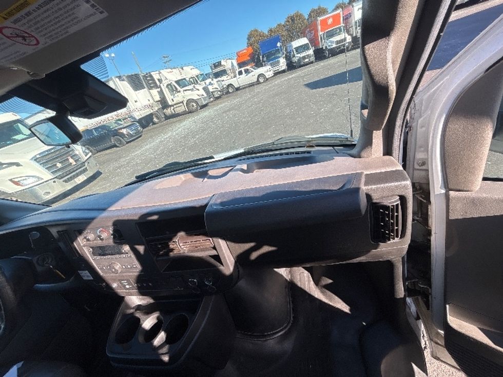 Light Duty Box Truck-Light and Medium Duty Trucks-GMC-2021-Savana G33903-Chicopee-MA-93,741\n\t\tmiles-$ 28,500 - Image 21