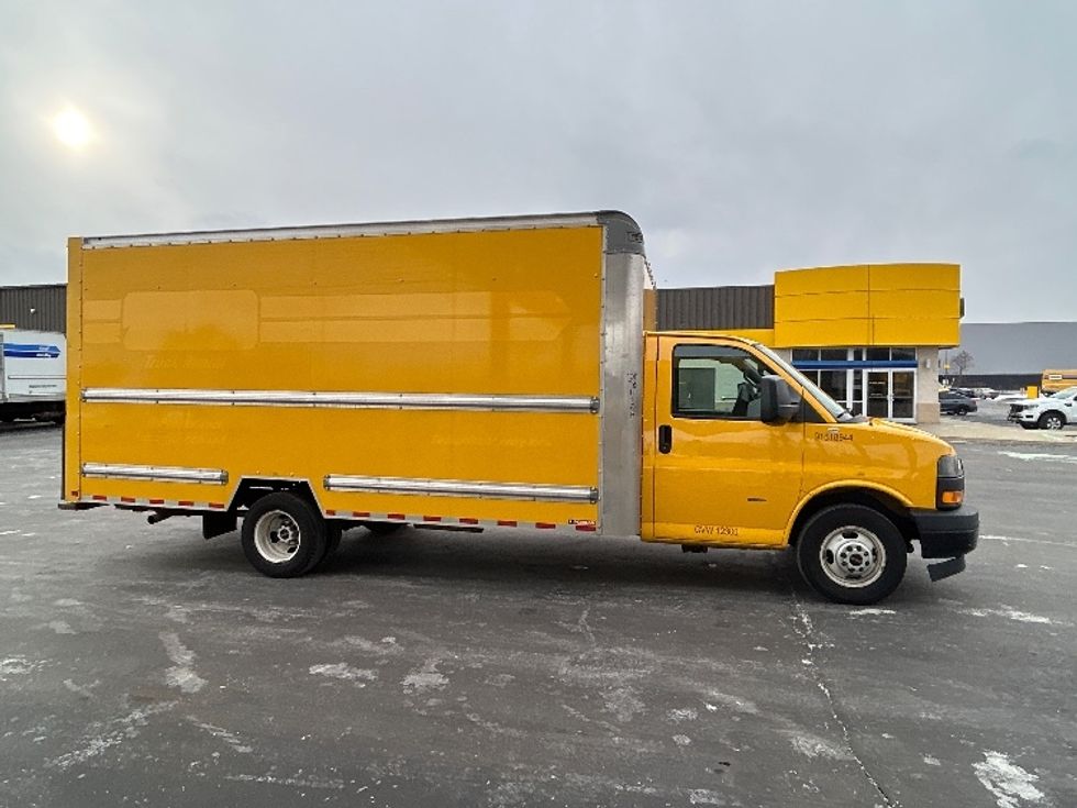 Light Duty Box Truck-Light and Medium Duty Trucks-GMC-2021-Savana G33903-Chicopee-MA-95,440\n\t\tmiles-$ 25,500 - Image 13