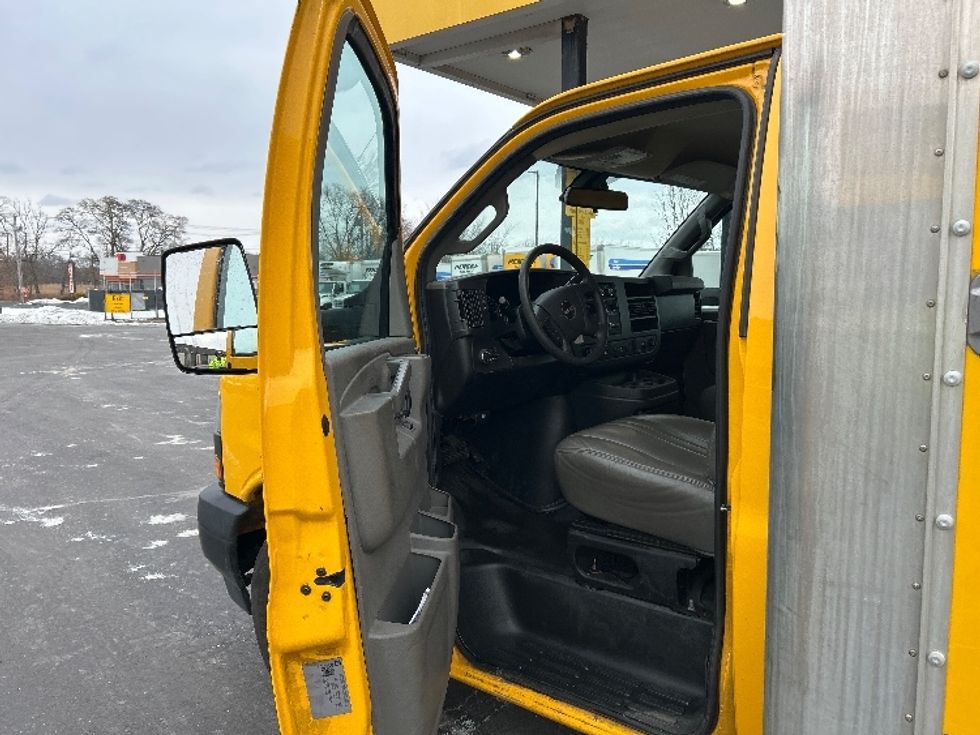 Light Duty Box Truck-Light and Medium Duty Trucks-GMC-2021-Savana G33903-Chicopee-MA-95,440\n\t\tmiles-$ 25,500 - Image 14