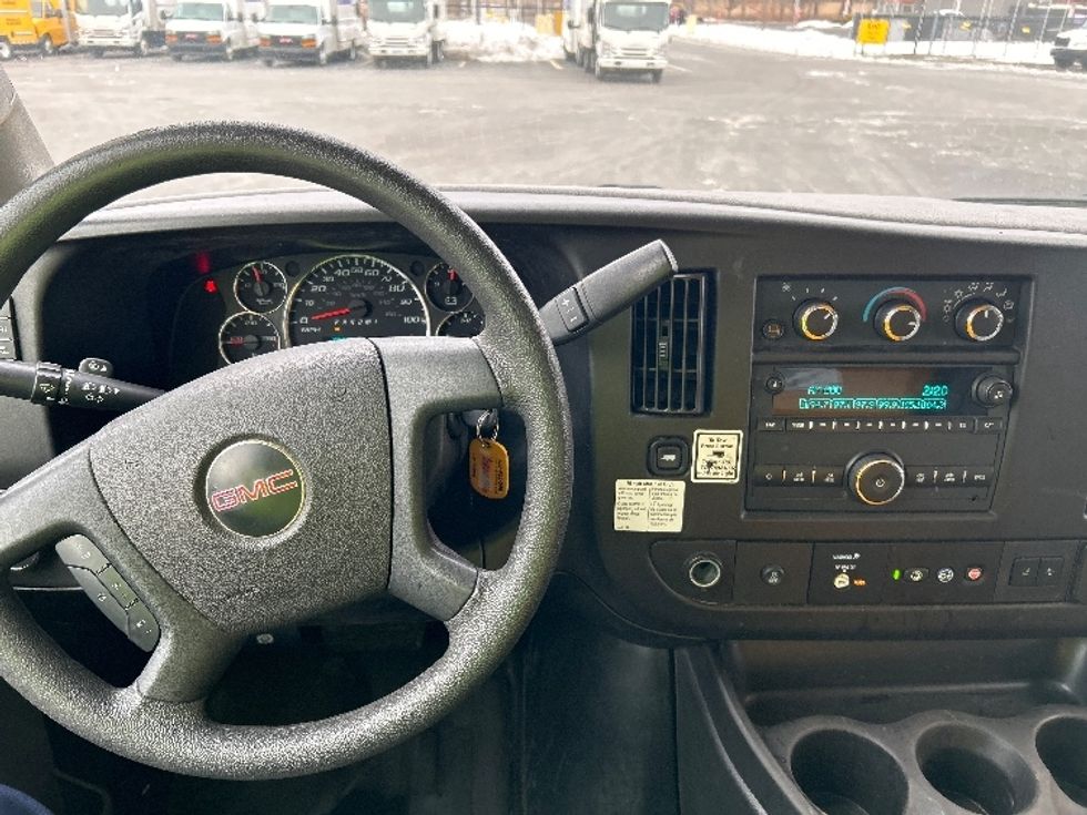 Light Duty Box Truck-Light and Medium Duty Trucks-GMC-2021-Savana G33903-Chicopee-MA-95,440\n\t\tmiles-$ 25,500 - Image 16