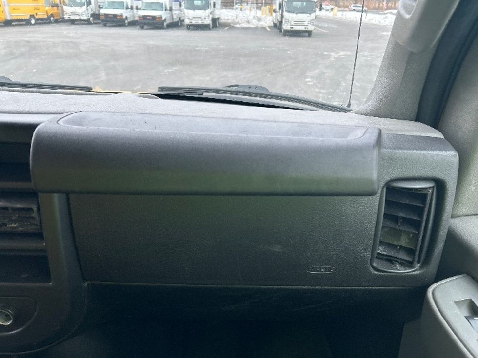 Light Duty Box Truck-Light and Medium Duty Trucks-GMC-2021-Savana G33903-Chicopee-MA-95,440\n\t\tmiles-$ 25,500 - Image 19