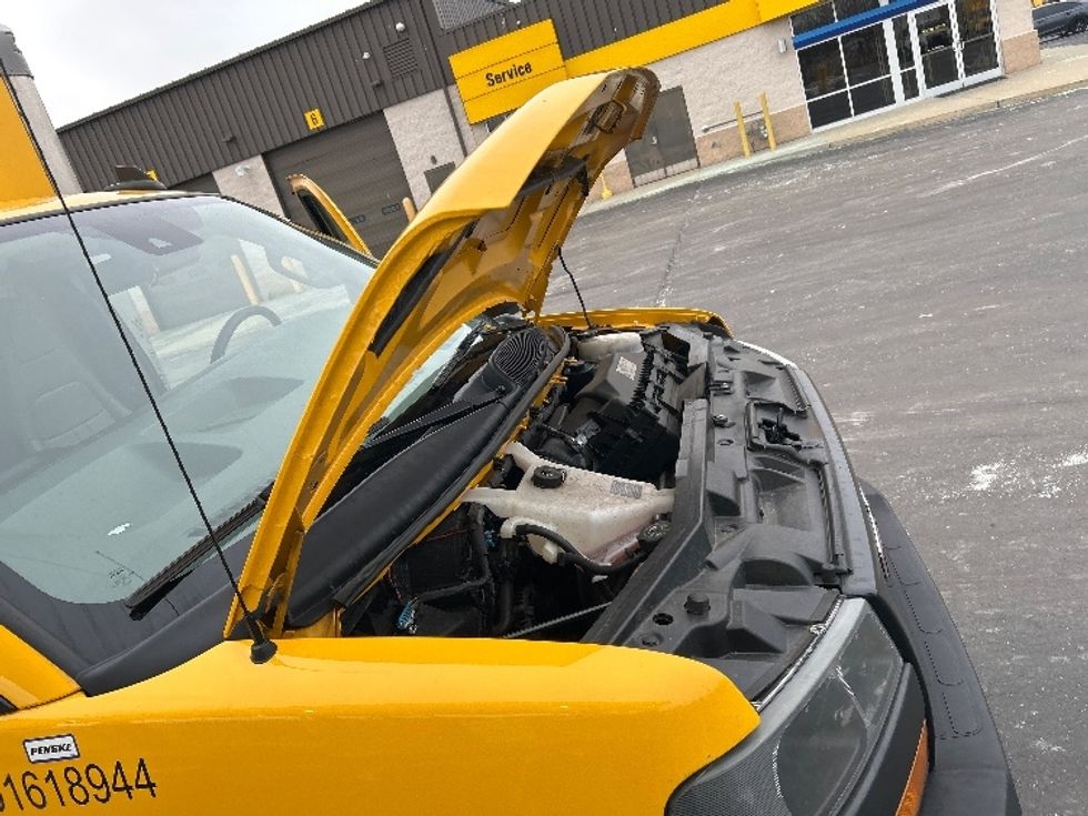 Light Duty Box Truck-Light and Medium Duty Trucks-GMC-2021-Savana G33903-Chicopee-MA-95,440\n\t\tmiles-$ 25,500 - Image 21