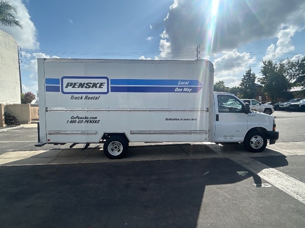 Light Duty Box Truck-Light and Medium Duty Trucks-GMC-2021-Savana G33903-Chino-CA-127,049\n\t\tmiles-$ 25,750 - Image 15