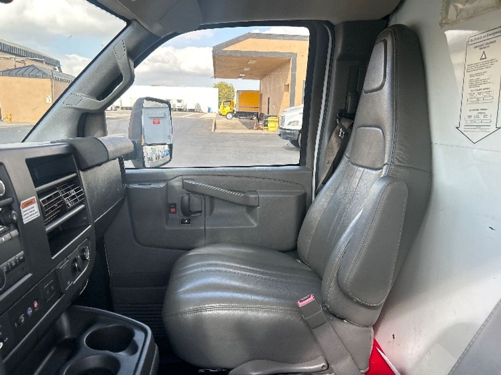 Light Duty Box Truck-Light and Medium Duty Trucks-GMC-2021-Savana G33903-Chino-CA-127,049\n\t\tmiles-$ 25,750 - Image 19