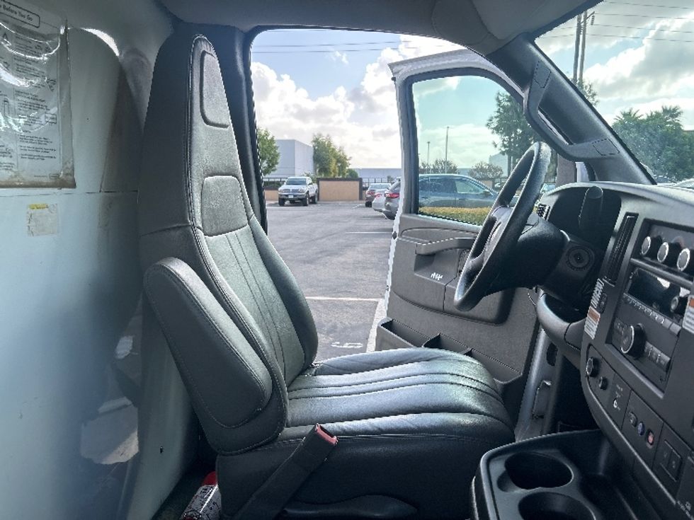 Light Duty Box Truck-Light and Medium Duty Trucks-GMC-2021-Savana G33903-Chino-CA-127,049\n\t\tmiles-$ 25,750 - Image 22