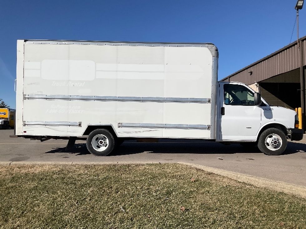 Light Duty Box Truck-Light and Medium Duty Trucks-GMC-2021-Savana G33903-Cincinnati-OH-100,271\n\t\tmiles-$ 28,500 - Image 15