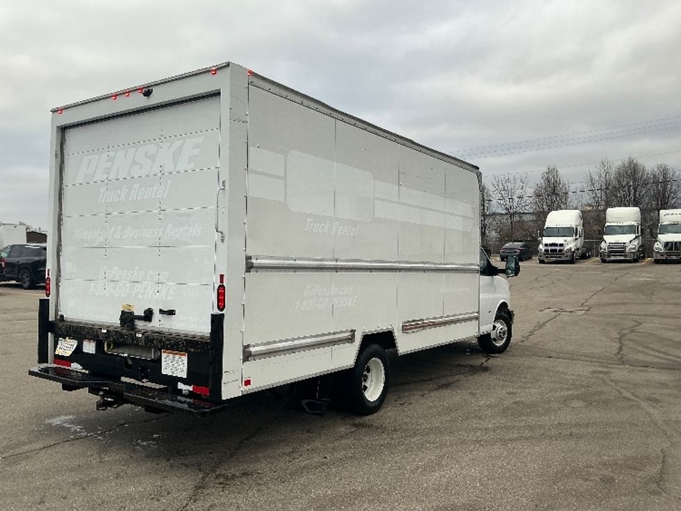 Light Duty Box Truck-Light and Medium Duty Trucks-GMC-2021-Savana G33903-Cincinnati-OH-101,172\n\t\tmiles-$ 28,500 - Image 11
