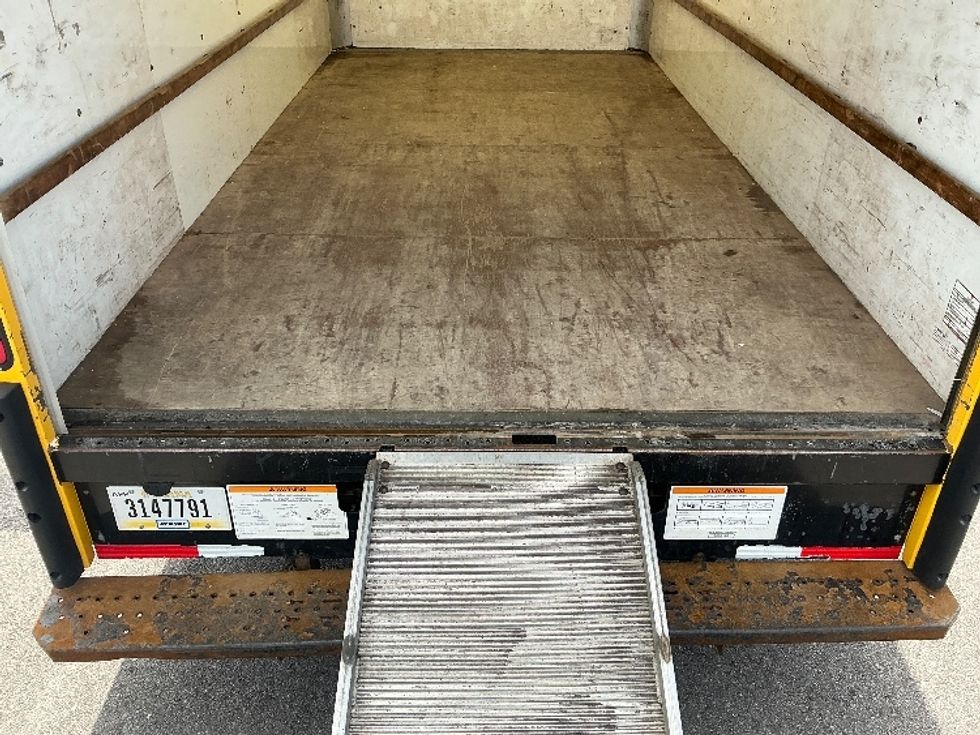 Light Duty Box Truck-Light and Medium Duty Trucks-GMC-2021-Savana G33903-Cincinnati-OH-102,174\n\t\tmiles-$ 24,500 - Image 10