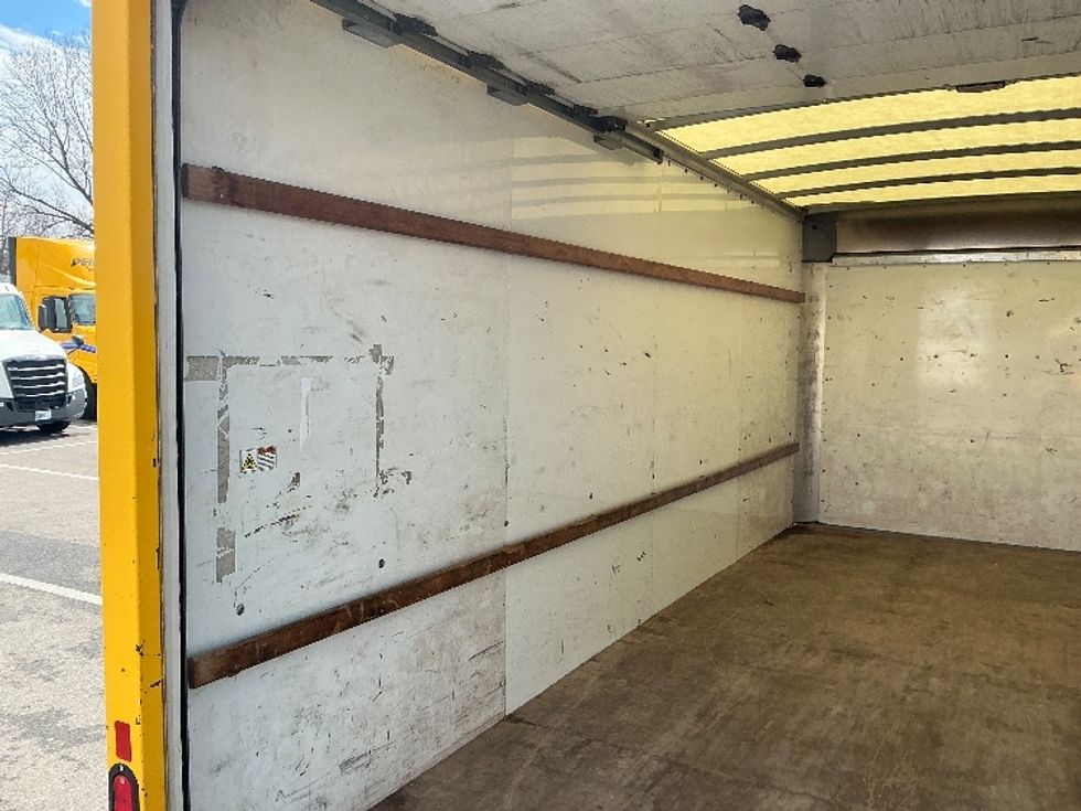 Light Duty Box Truck-Light and Medium Duty Trucks-GMC-2021-Savana G33903-Cincinnati-OH-102,174\n\t\tmiles-$ 24,500 - Image 11