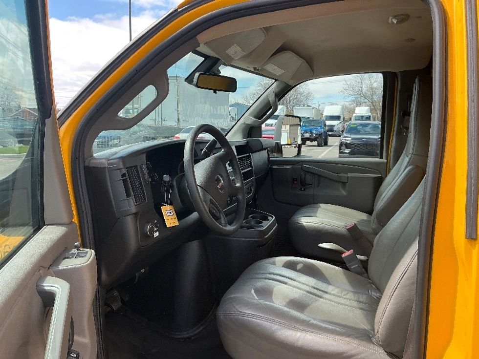 Light Duty Box Truck-Light and Medium Duty Trucks-GMC-2021-Savana G33903-Cincinnati-OH-102,174\n\t\tmiles-$ 24,500 - Image 16
