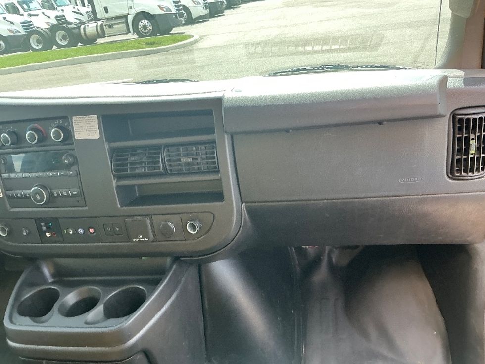 Light Duty Box Truck-Light and Medium Duty Trucks-GMC-2021-Savana G33903-Cincinnati-OH-102,174\n\t\tmiles-$ 24,500 - Image 21