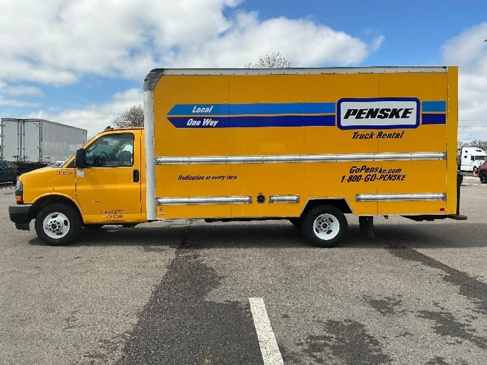 Light Duty Box Truck-Light and Medium Duty Trucks-GMC-2021-Savana G33903-Cincinnati-OH-102,174\n\t\tmiles-$ 24,500 - Image 4