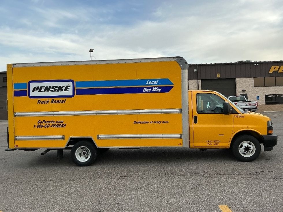 Light Duty Box Truck-Light and Medium Duty Trucks-GMC-2021-Savana G33903-Cincinnati-OH-106,780\n\t\tmiles-$ 24,000 - Image 15