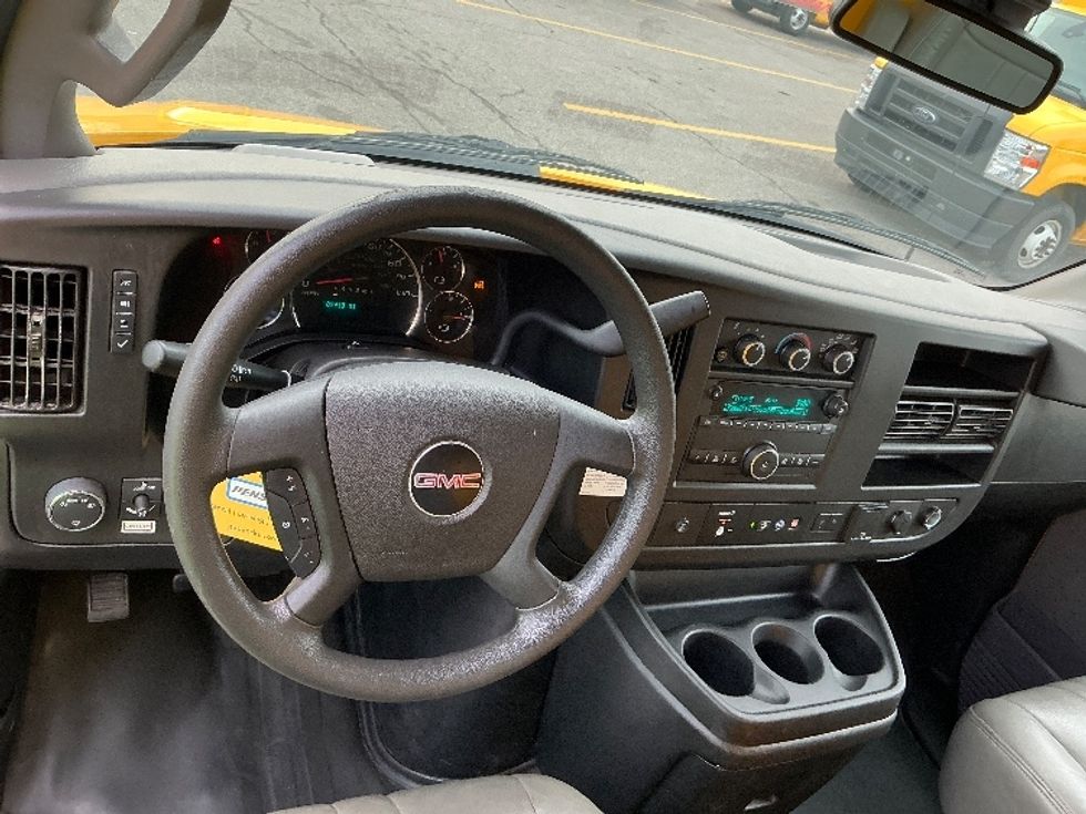 Light Duty Box Truck-Light and Medium Duty Trucks-GMC-2021-Savana G33903-Cincinnati-OH-106,780\n\t\tmiles-$ 24,000 - Image 18