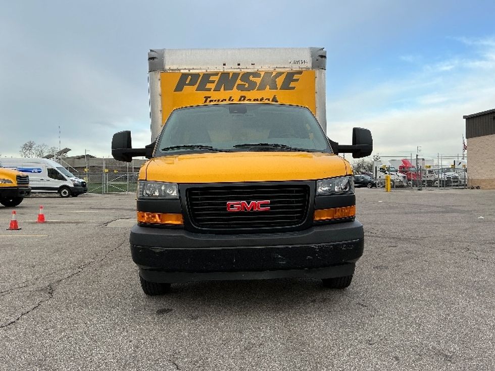 Light Duty Box Truck-Light and Medium Duty Trucks-GMC-2021-Savana G33903-Cincinnati-OH-106,780\n\t\tmiles-$ 24,000 - Image 2
