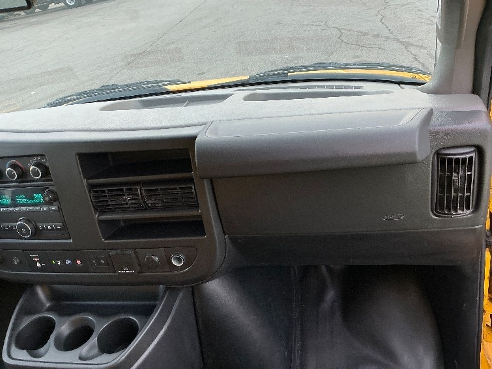Light Duty Box Truck-Light and Medium Duty Trucks-GMC-2021-Savana G33903-Cincinnati-OH-106,780\n\t\tmiles-$ 24,000 - Image 21
