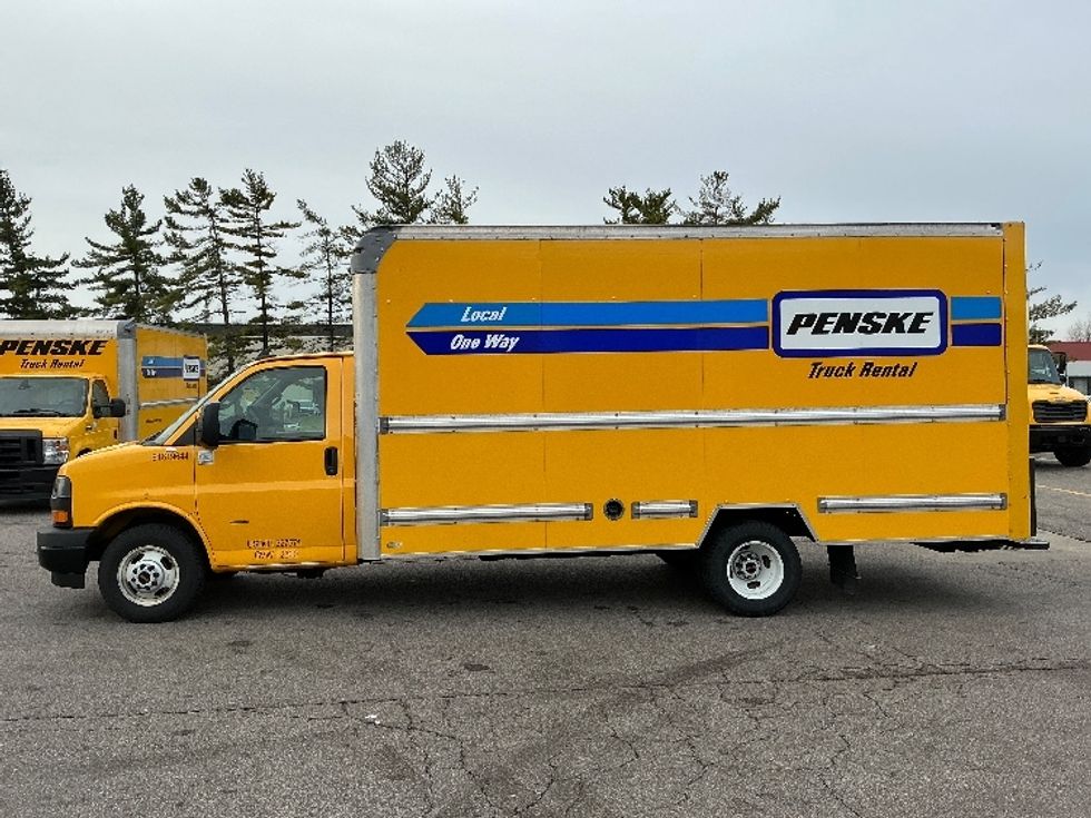 Light Duty Box Truck-Light and Medium Duty Trucks-GMC-2021-Savana G33903-Cincinnati-OH-106,780\n\t\tmiles-$ 24,000 - Image 4
