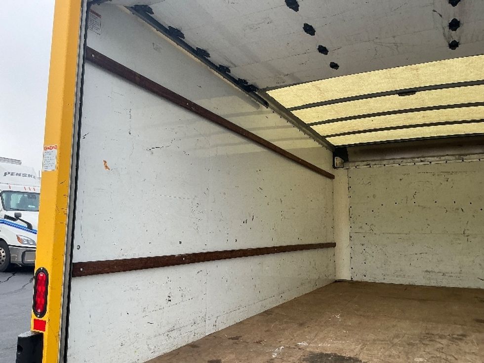 Light Duty Box Truck-Light and Medium Duty Trucks-GMC-2021-Savana G33903-Cincinnati-OH-80,124\n\t\tmiles-$ 27,000 - Image 11