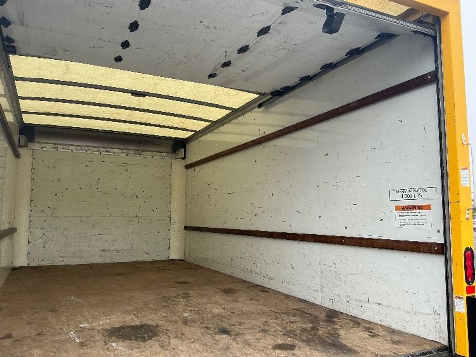 Light Duty Box Truck-Light and Medium Duty Trucks-GMC-2021-Savana G33903-Cincinnati-OH-80,124\n\t\tmiles-$ 27,000 - Image 12