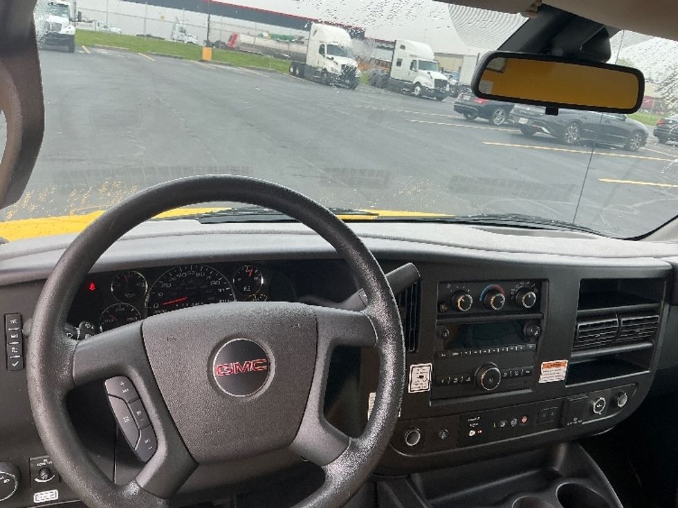 Light Duty Box Truck-Light and Medium Duty Trucks-GMC-2021-Savana G33903-Cincinnati-OH-80,124\n\t\tmiles-$ 27,000 - Image 18