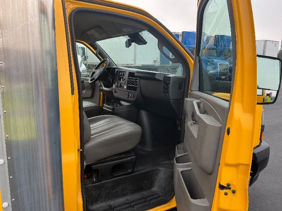 Light Duty Box Truck-Light and Medium Duty Trucks-GMC-2021-Savana G33903-Cincinnati-OH-80,124\n\t\tmiles-$ 27,000 - Image 20