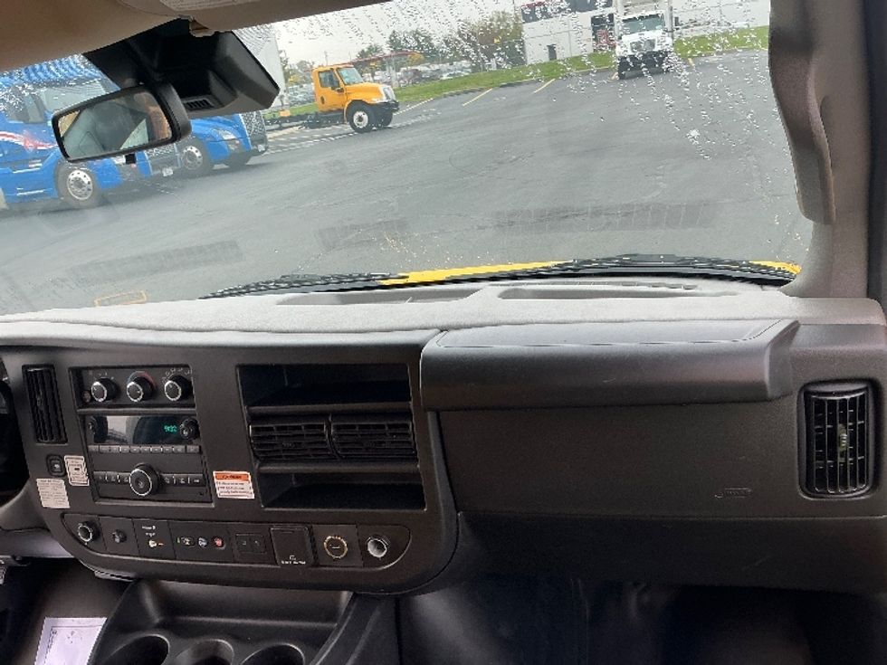 Light Duty Box Truck-Light and Medium Duty Trucks-GMC-2021-Savana G33903-Cincinnati-OH-80,124\n\t\tmiles-$ 27,000 - Image 21