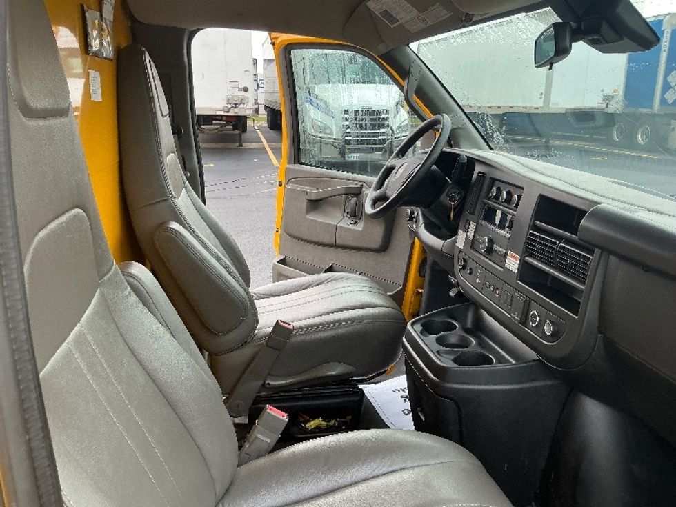 Light Duty Box Truck-Light and Medium Duty Trucks-GMC-2021-Savana G33903-Cincinnati-OH-80,124\n\t\tmiles-$ 27,000 - Image 22