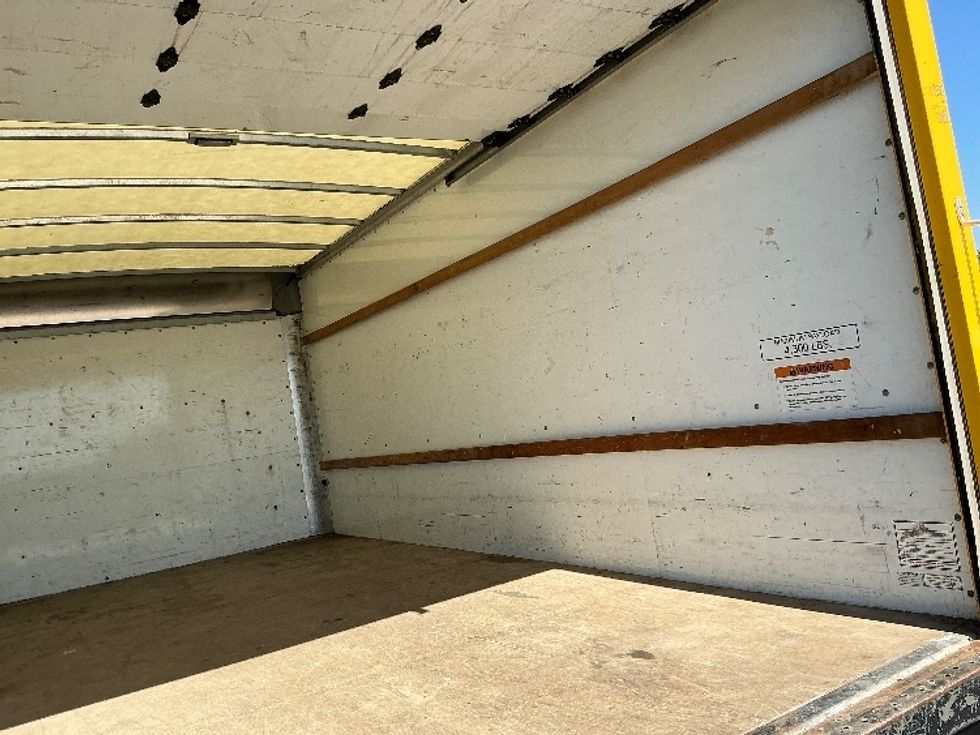 Light Duty Box Truck-Light and Medium Duty Trucks-GMC-2021-Savana G33903-Cincinnati-OH-92,348\n\t\tmiles-$ 25,000 - Image 10