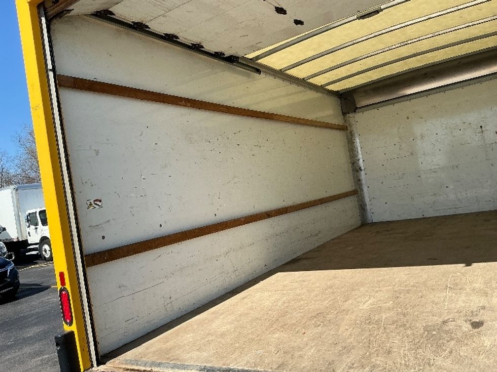 Light Duty Box Truck-Light and Medium Duty Trucks-GMC-2021-Savana G33903-Cincinnati-OH-92,348\n\t\tmiles-$ 25,000 - Image 9