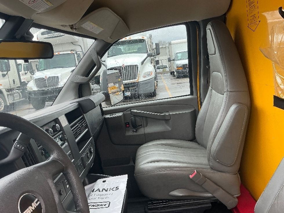 Light Duty Box Truck-Light and Medium Duty Trucks-GMC-2021-Savana G33903-Cincinnati-OH-94,976\n\t\tmiles-$ 24,750 - Image 16