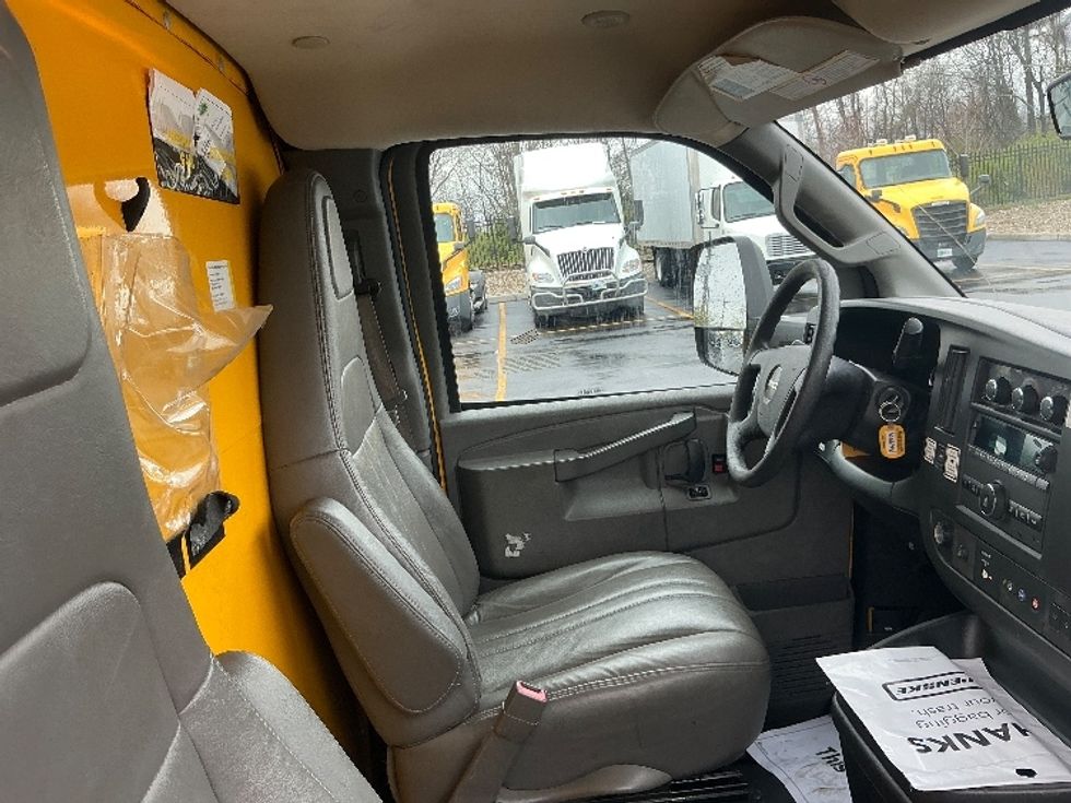 Light Duty Box Truck-Light and Medium Duty Trucks-GMC-2021-Savana G33903-Cincinnati-OH-94,976\n\t\tmiles-$ 24,750 - Image 19