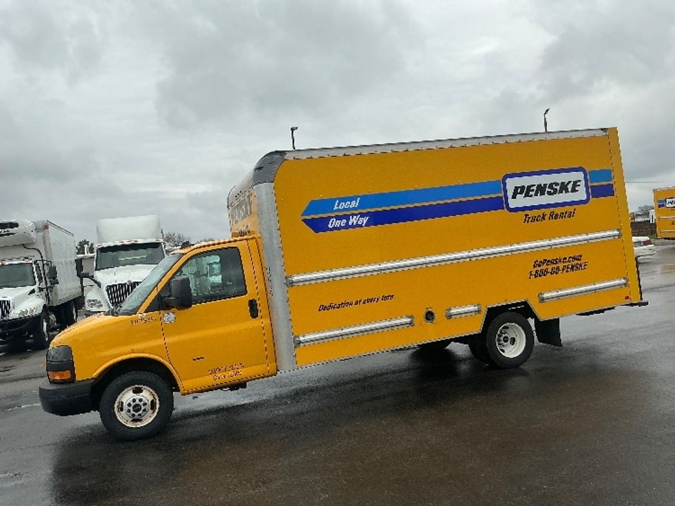 Light Duty Box Truck-Light and Medium Duty Trucks-GMC-2021-Savana G33903-Cincinnati-OH-94,976\n\t\tmiles-$ 24,750 - Image 4