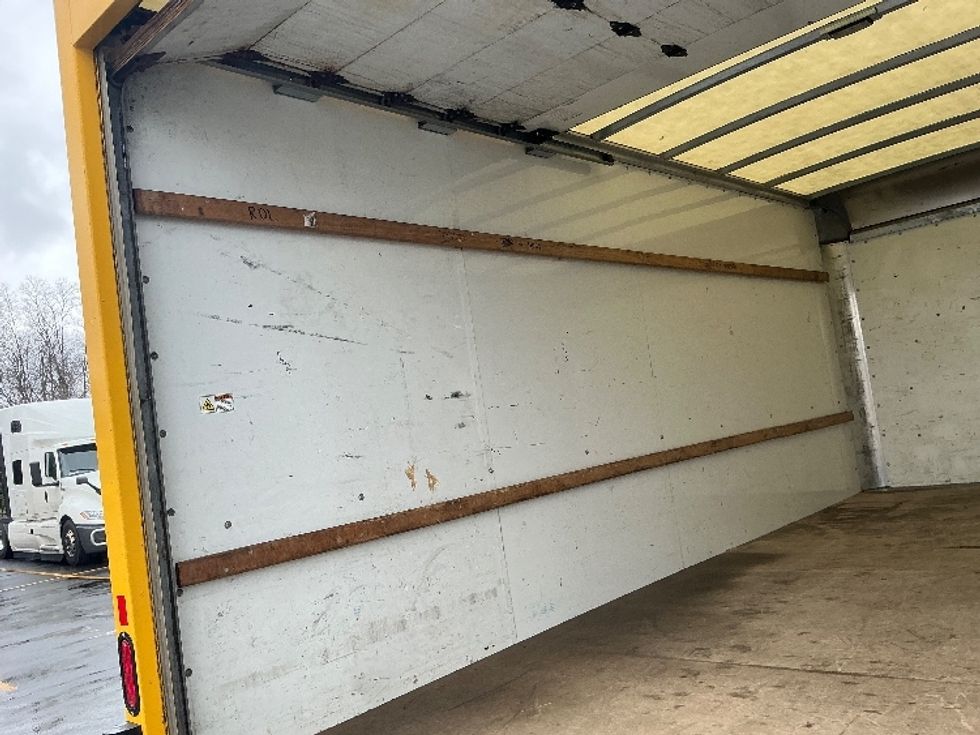 Light Duty Box Truck-Light and Medium Duty Trucks-GMC-2021-Savana G33903-Cincinnati-OH-94,976\n\t\tmiles-$ 24,750 - Image 9