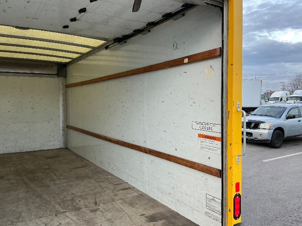 Light Duty Box Truck-Light and Medium Duty Trucks-GMC-2021-Savana G33903-Cincinnati-OH-97,311\n\t\tmiles-$ 24,500 - Image 12