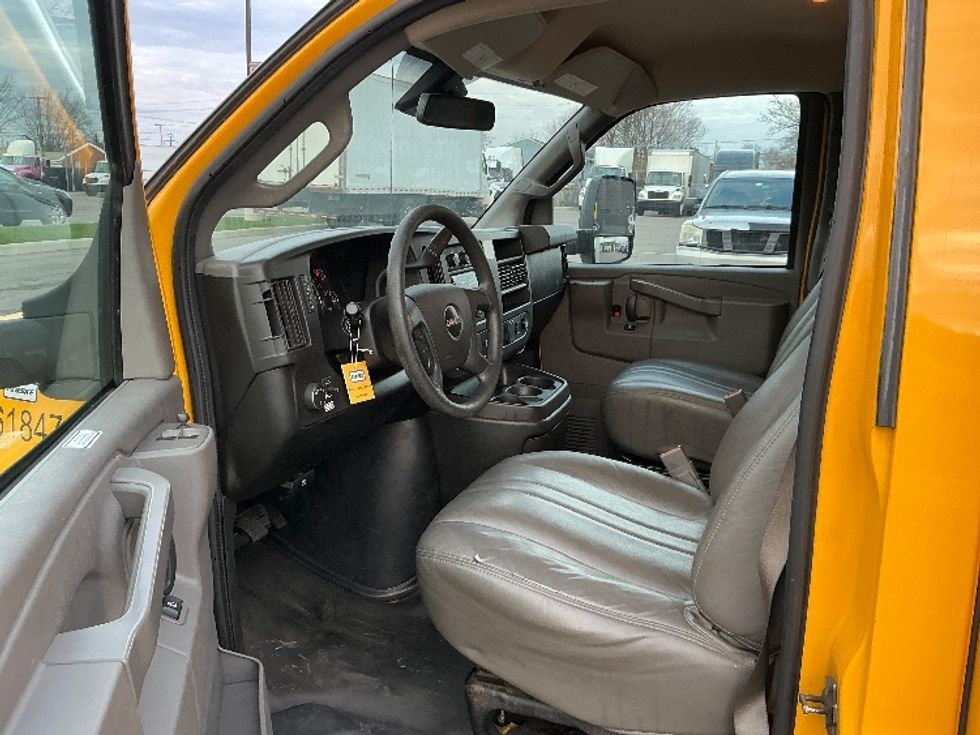Light Duty Box Truck-Light and Medium Duty Trucks-GMC-2021-Savana G33903-Cincinnati-OH-97,311\n\t\tmiles-$ 24,500 - Image 16