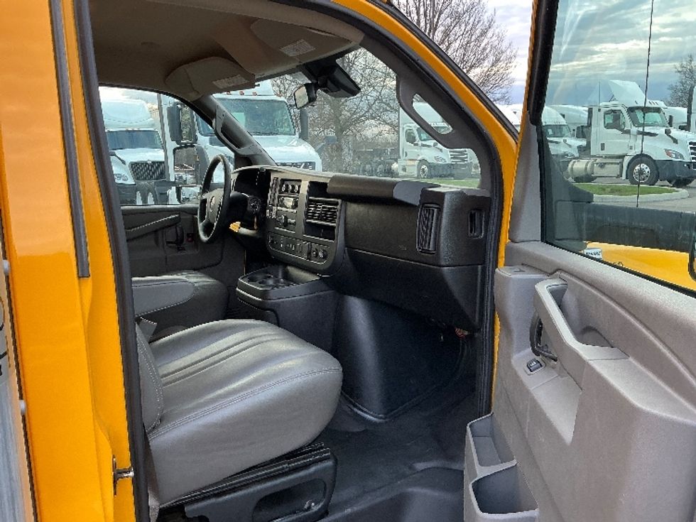 Light Duty Box Truck-Light and Medium Duty Trucks-GMC-2021-Savana G33903-Cincinnati-OH-97,311\n\t\tmiles-$ 24,500 - Image 20