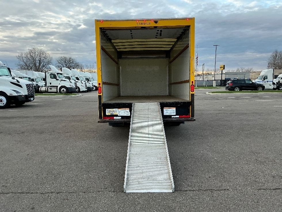 Light Duty Box Truck-Light and Medium Duty Trucks-GMC-2021-Savana G33903-Cincinnati-OH-97,311\n\t\tmiles-$ 24,500 - Image 9