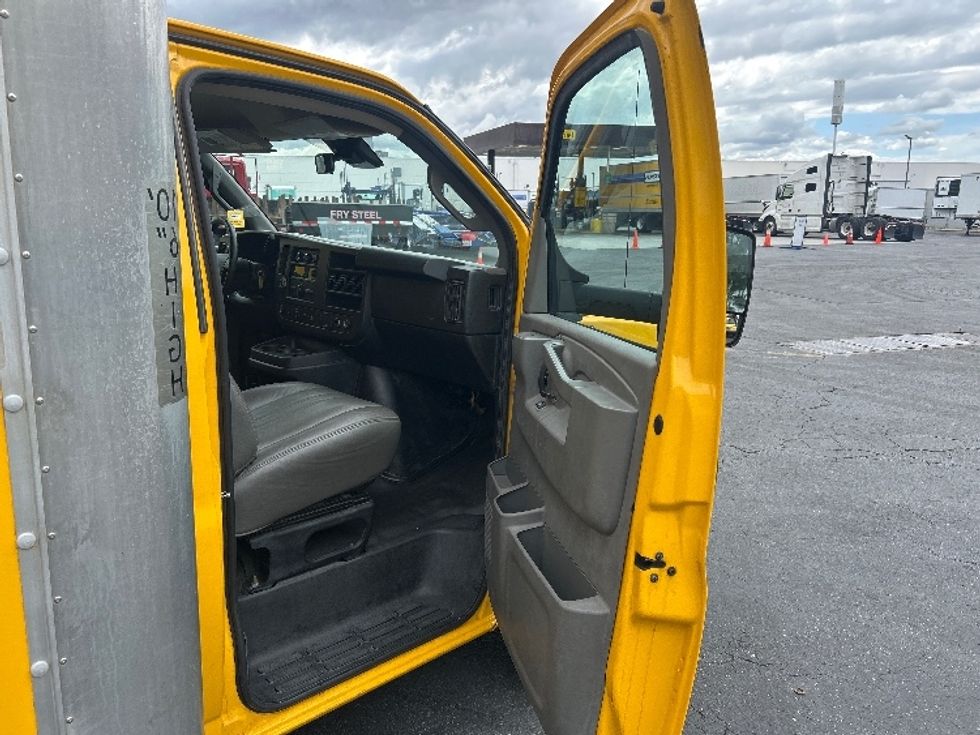 Light Duty Box Truck-Light and Medium Duty Trucks-GMC-2021-Savana G33903-City Of Industry-CA-89,986\n\t\tmiles-$ 27,000 - Image 19