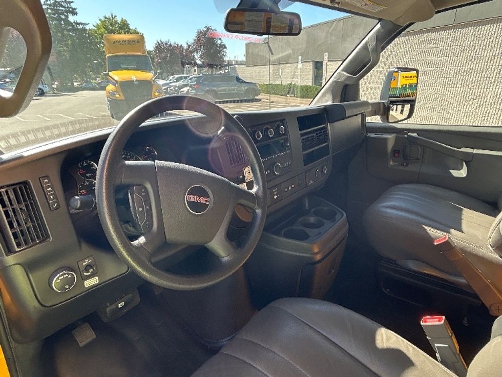 Light Duty Box Truck-Light and Medium Duty Trucks-GMC-2021-Savana G33903-Clackamas-OR-102,047\n\t\tmiles-$ 26,750 - Image 16