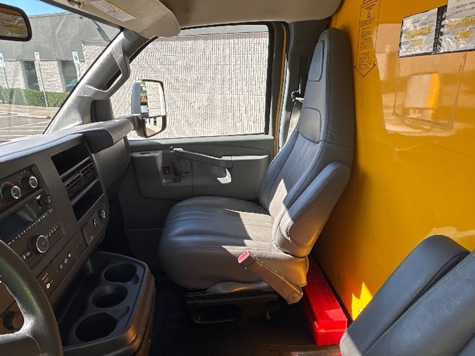 Light Duty Box Truck-Light and Medium Duty Trucks-GMC-2021-Savana G33903-Clackamas-OR-102,047\n\t\tmiles-$ 26,750 - Image 18