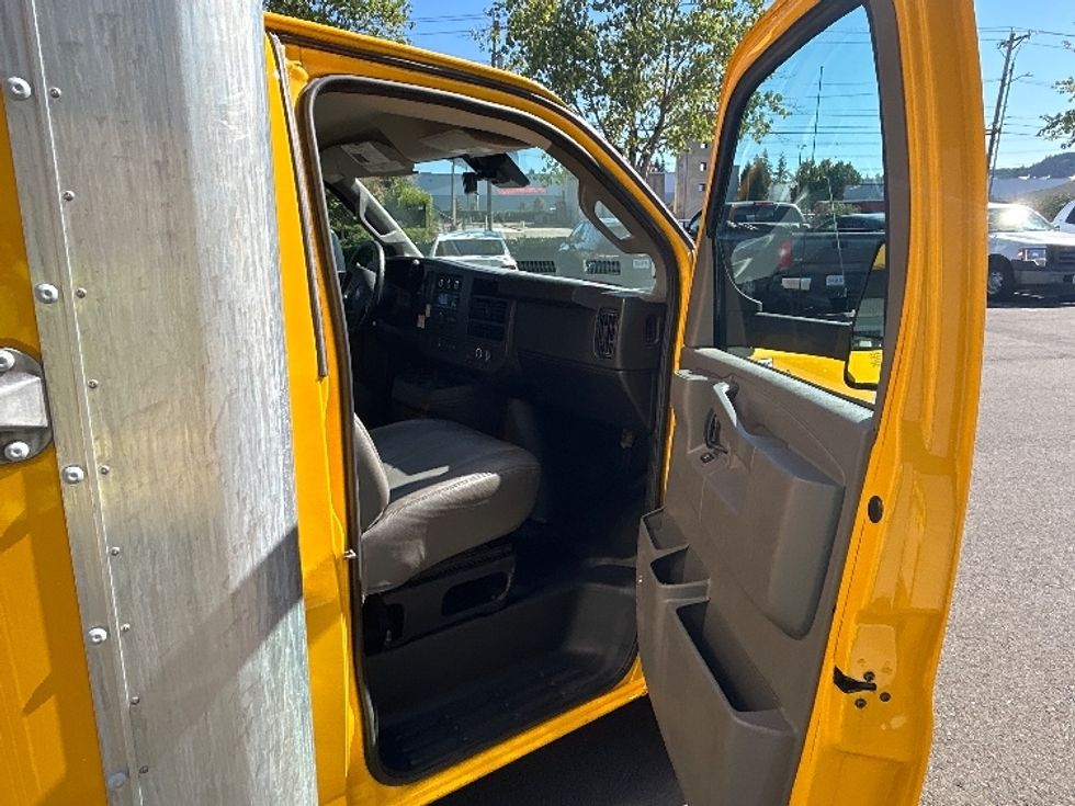 Light Duty Box Truck-Light and Medium Duty Trucks-GMC-2021-Savana G33903-Clackamas-OR-102,047\n\t\tmiles-$ 26,750 - Image 19