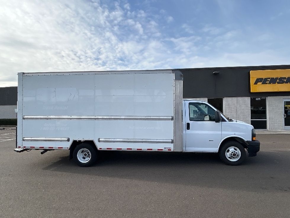 Light Duty Box Truck-Light and Medium Duty Trucks-GMC-2021-Savana G33903-Clackamas-OR-105,464\n\t\tmiles-$ 30,000 - Image 15